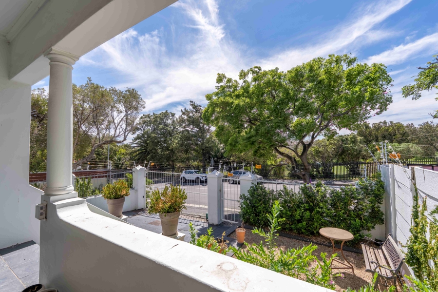 3 Bedroom Property for Sale in Vredehoek Western Cape